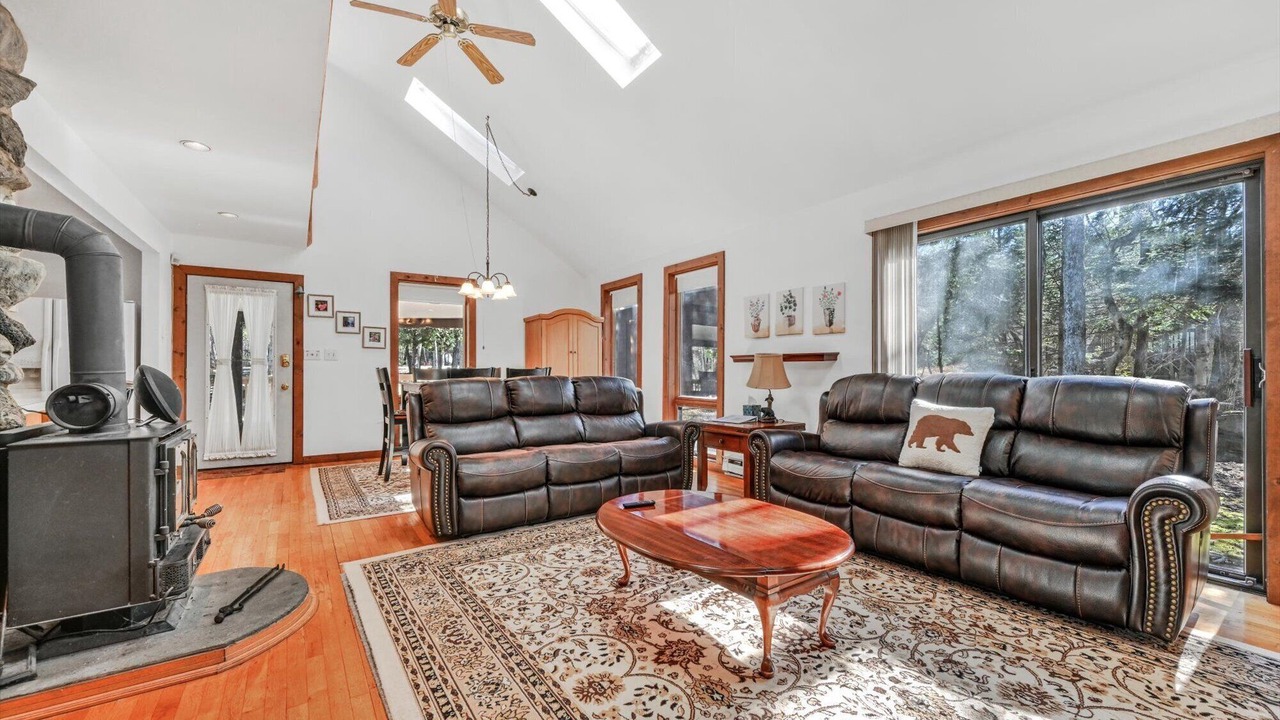 Photo of Livingroom in Jim Thorpe