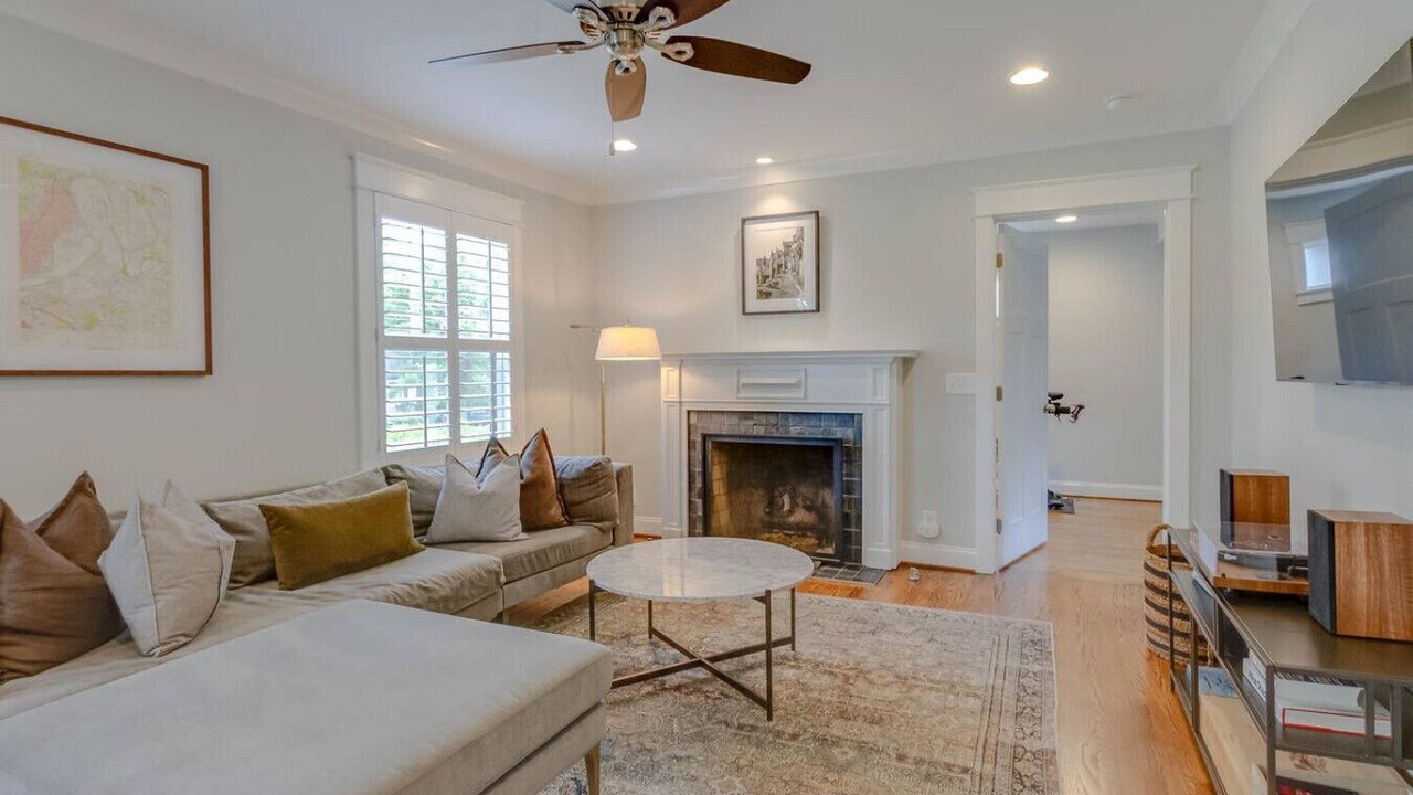 Photo of Livingroom in Inglewood