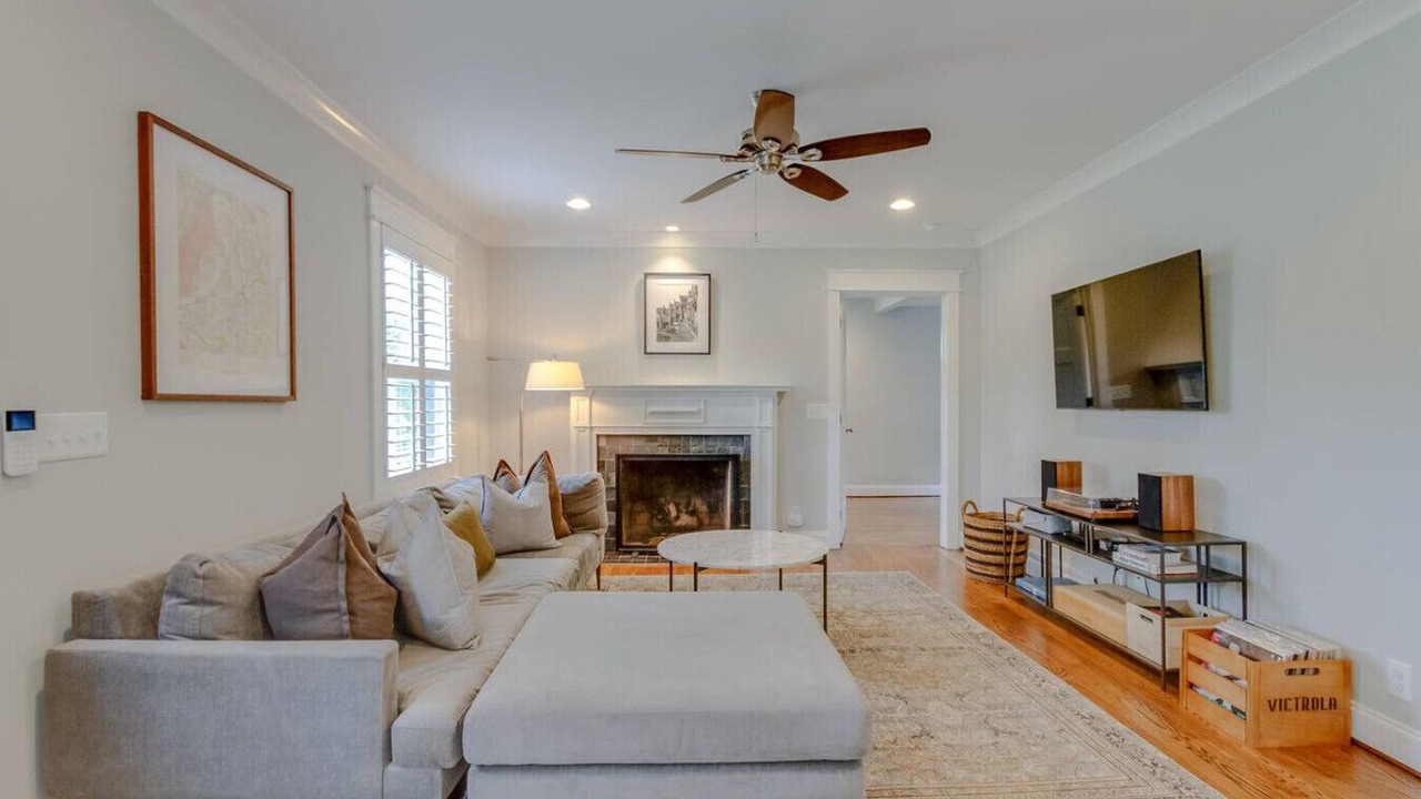 Photo of Livingroom in Inglewood