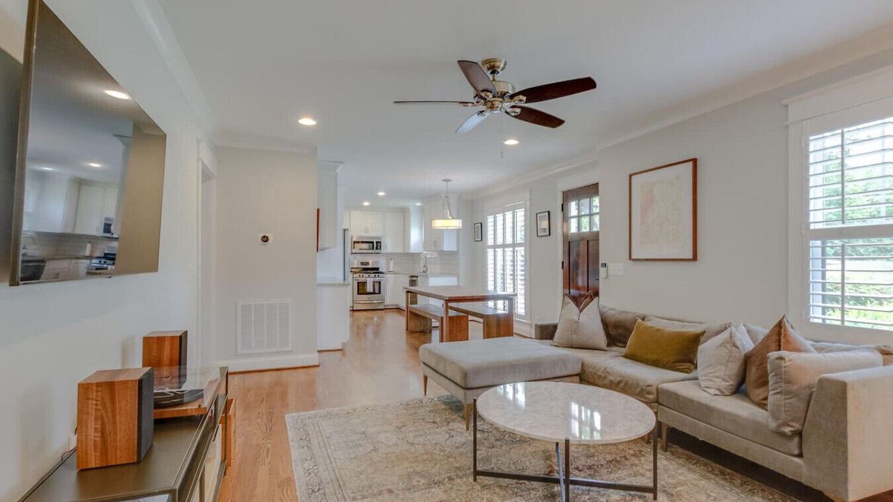Photo of Livingroom in Inglewood