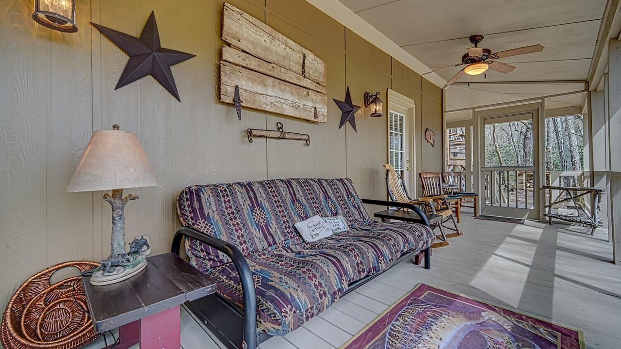 Photo of Livingroom in Hayesville