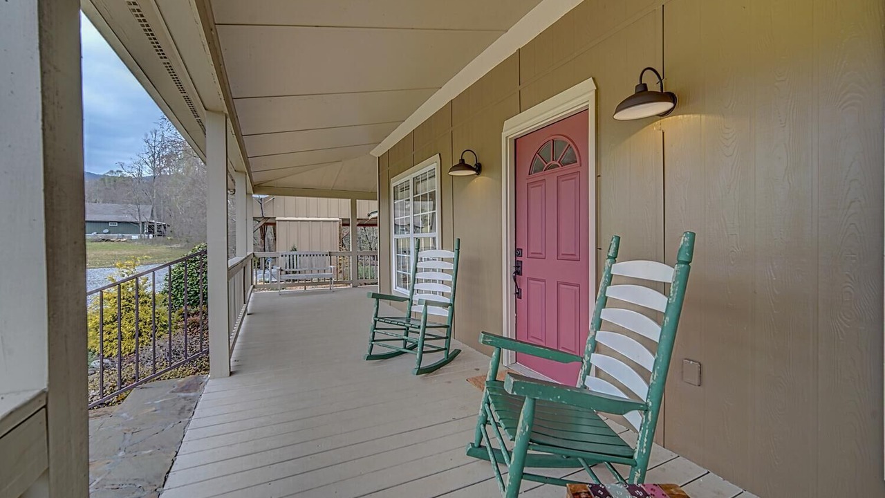 Photo of Patio Balcony in Hayesville