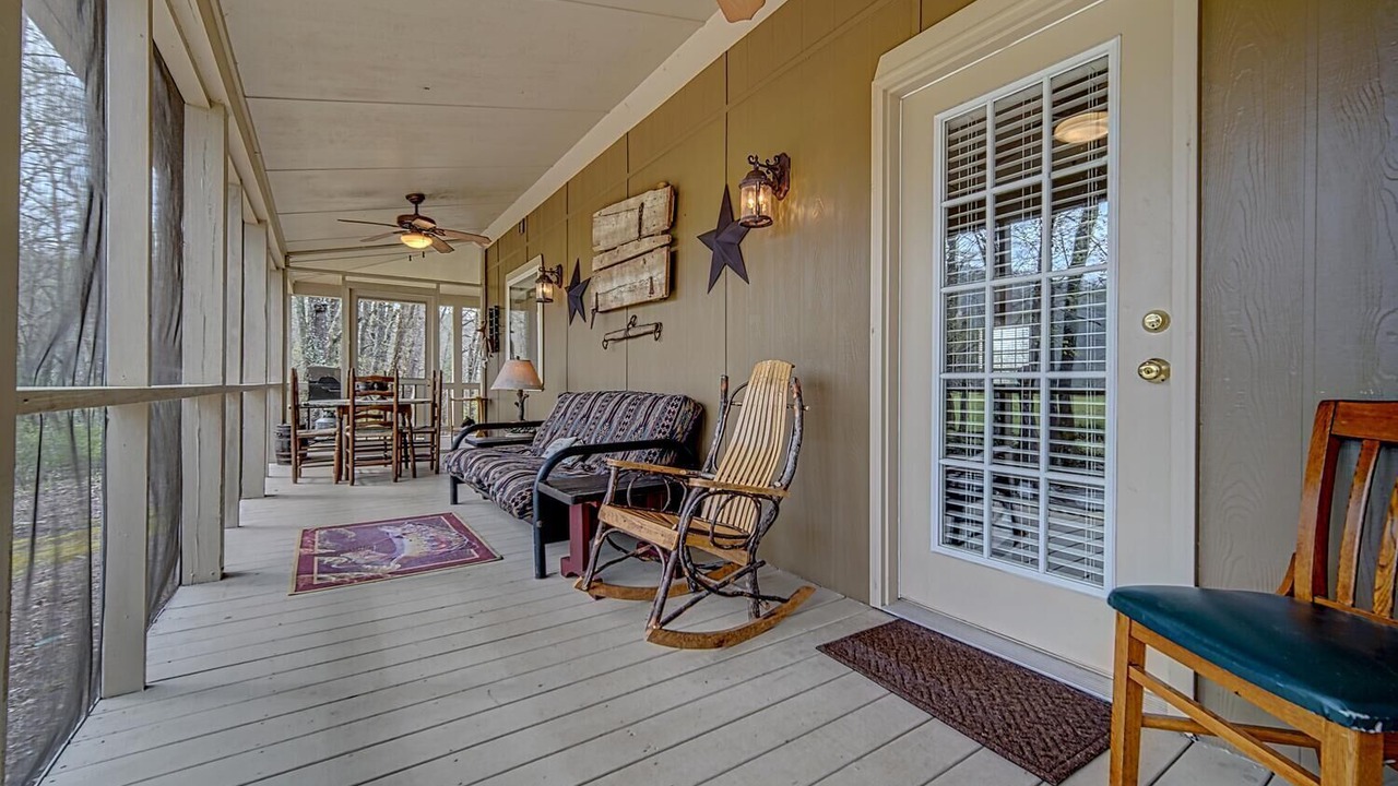 Photo of Livingroom in Hayesville