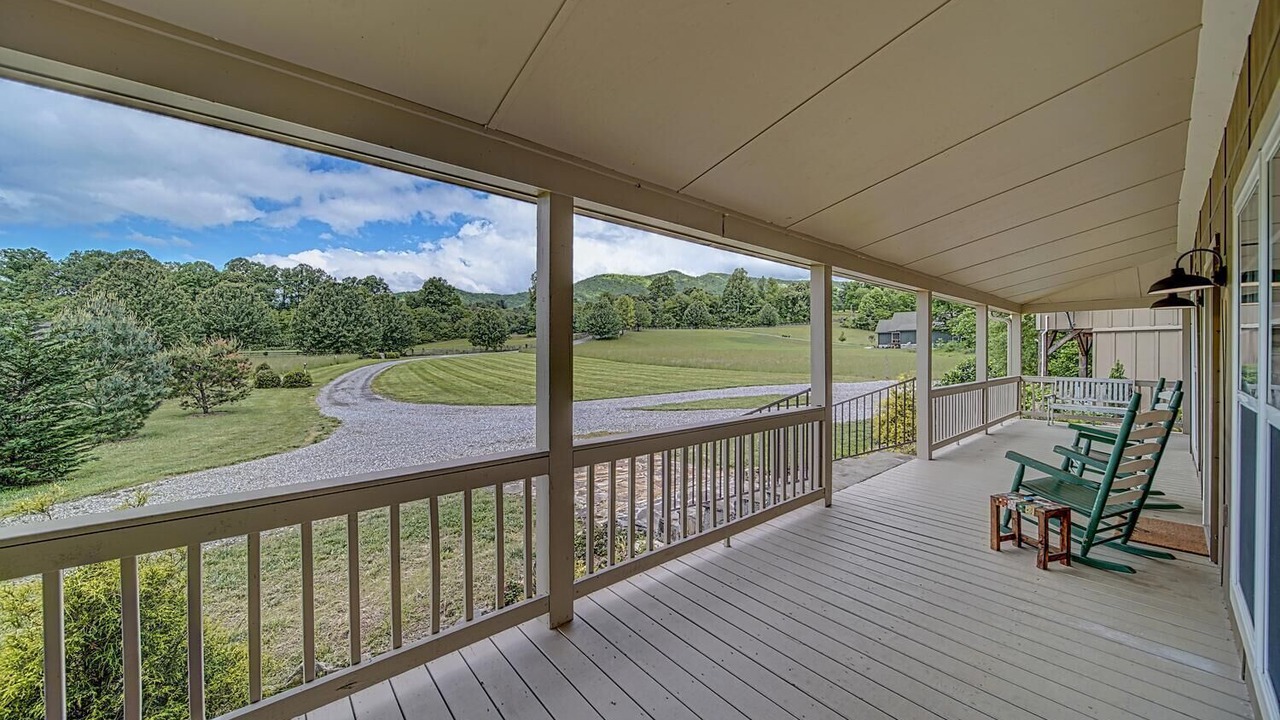 Photo of Patio Balcony in Hayesville