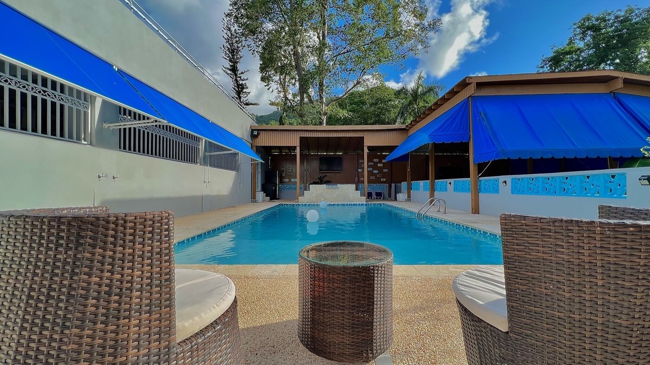 Photo of Outdoor in Mameyes II