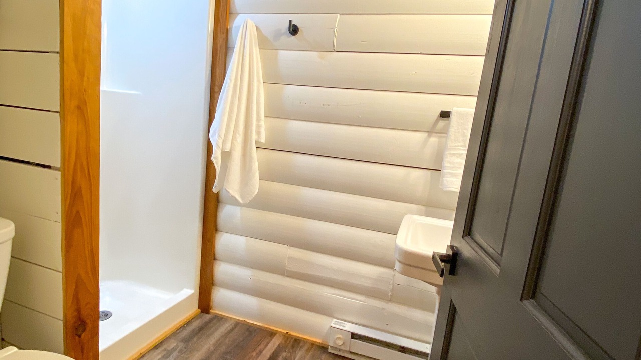 Photo of Bathroom in Lindside