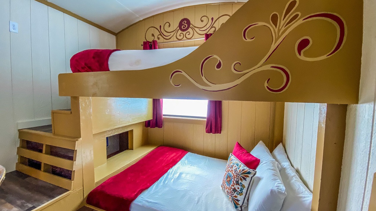 Photo of Bedroom in Goldbond