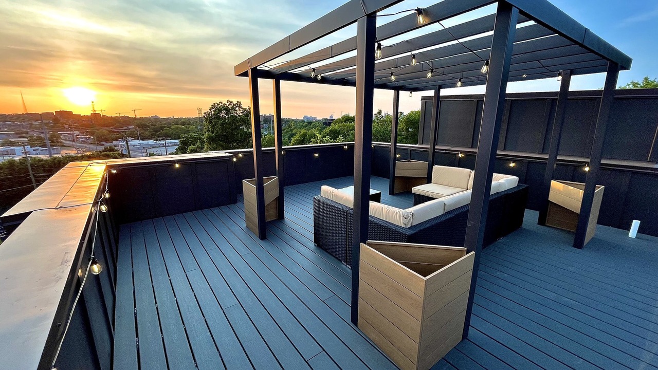 Photo of Patio Balcony in Hurwood Heights