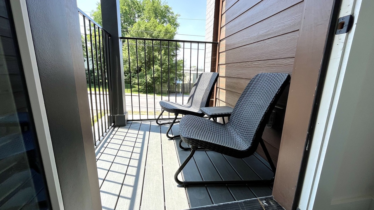 Photo of Patio Balcony in Hurwood Heights