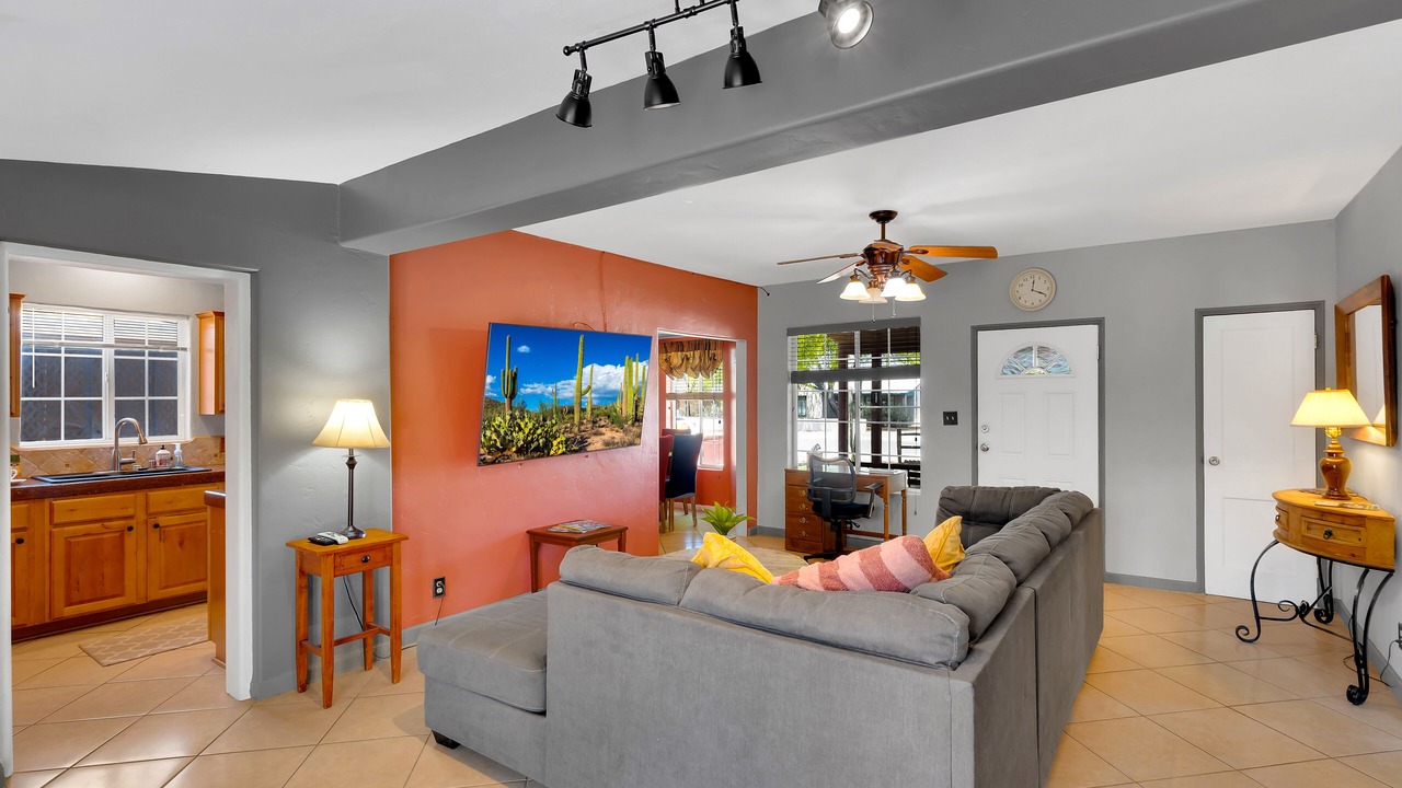 Photo of Livingroom in Peter Howell
