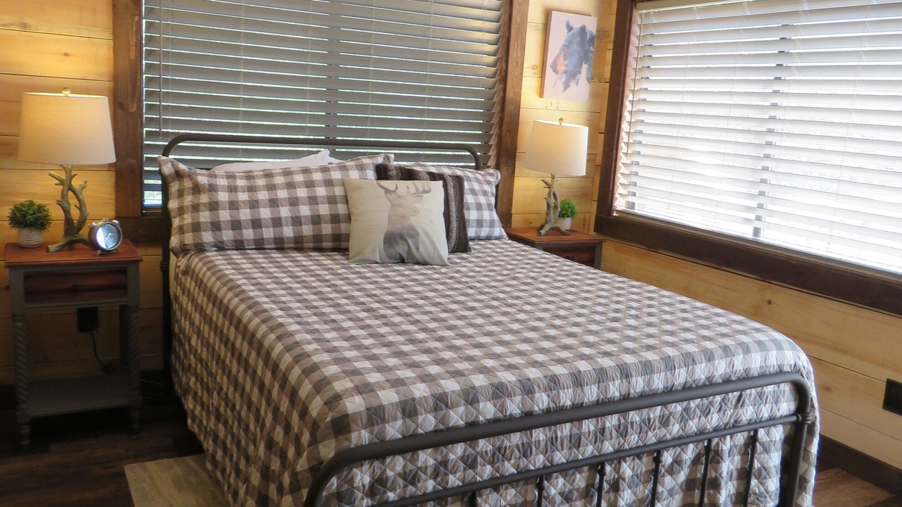Photo of Bedroom in Broadway