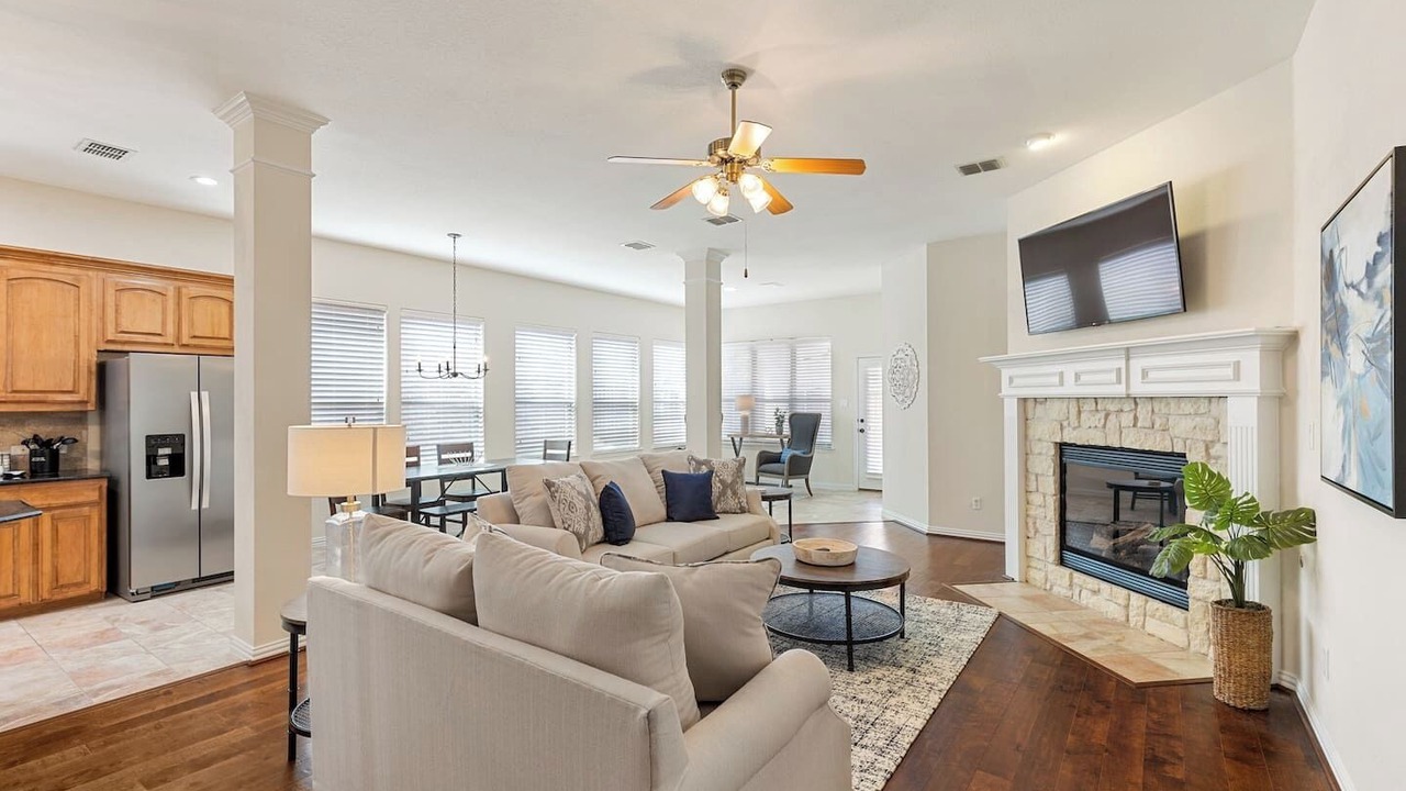 Photo of Livingroom in Fairview