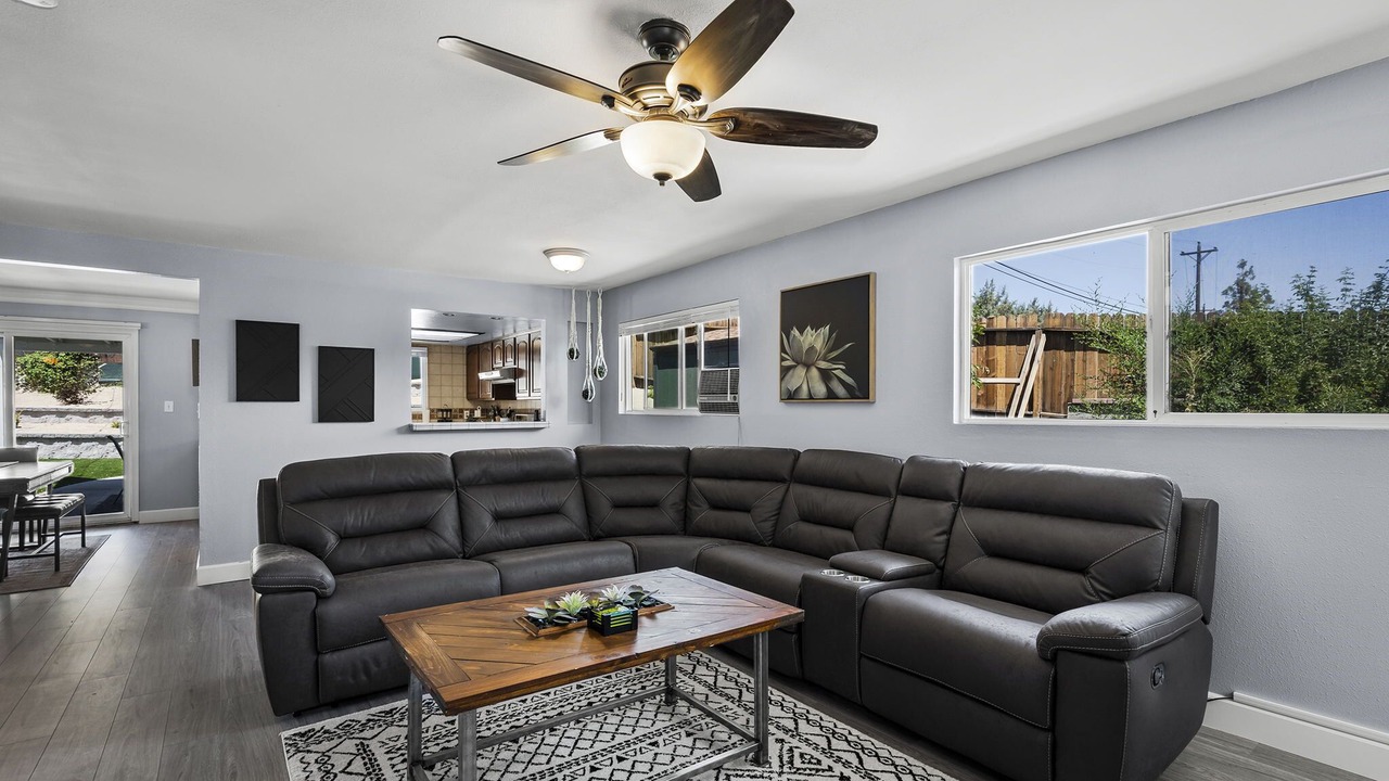 Photo of Livingroom in West University