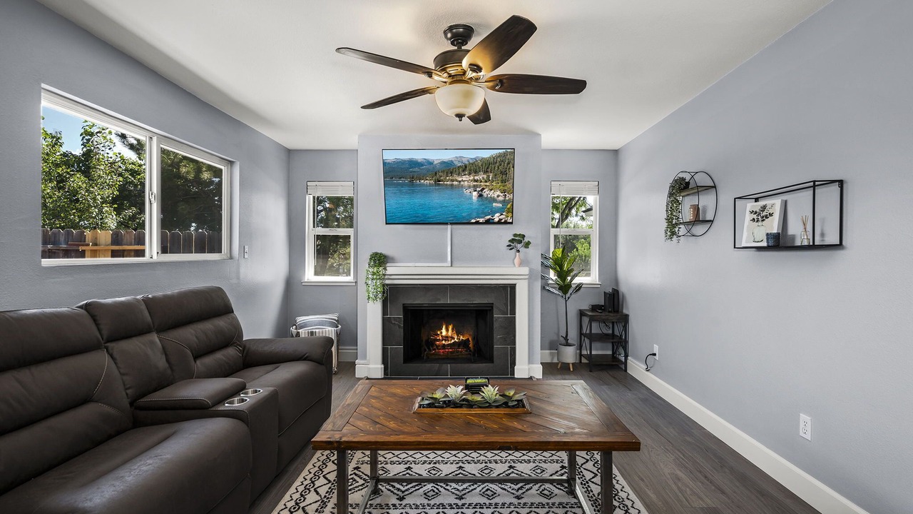 Photo of Livingroom in West University