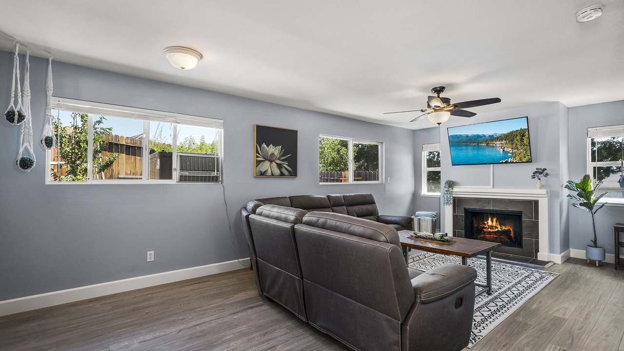 Photo of Livingroom in West University