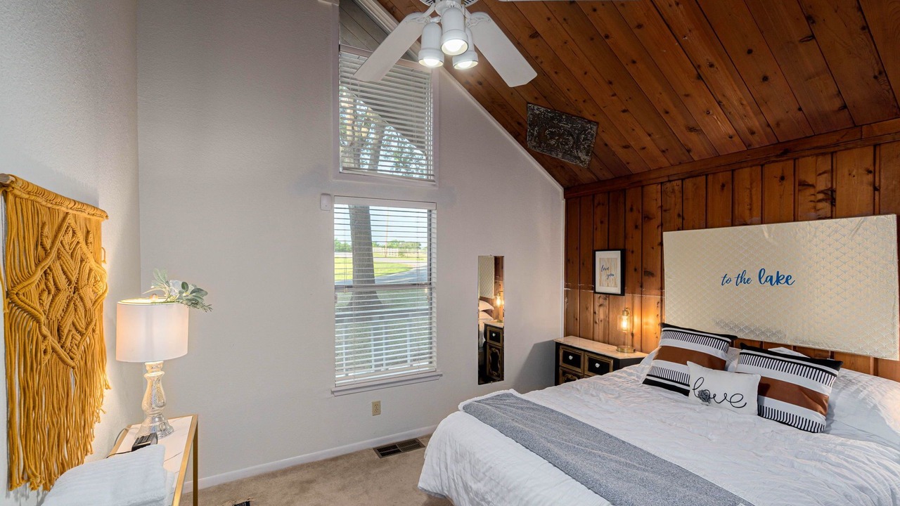 Photo of Bedroom in Tool
