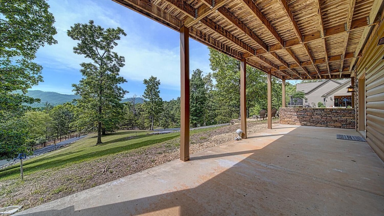 Photo of Patio Balcony in Young Harris