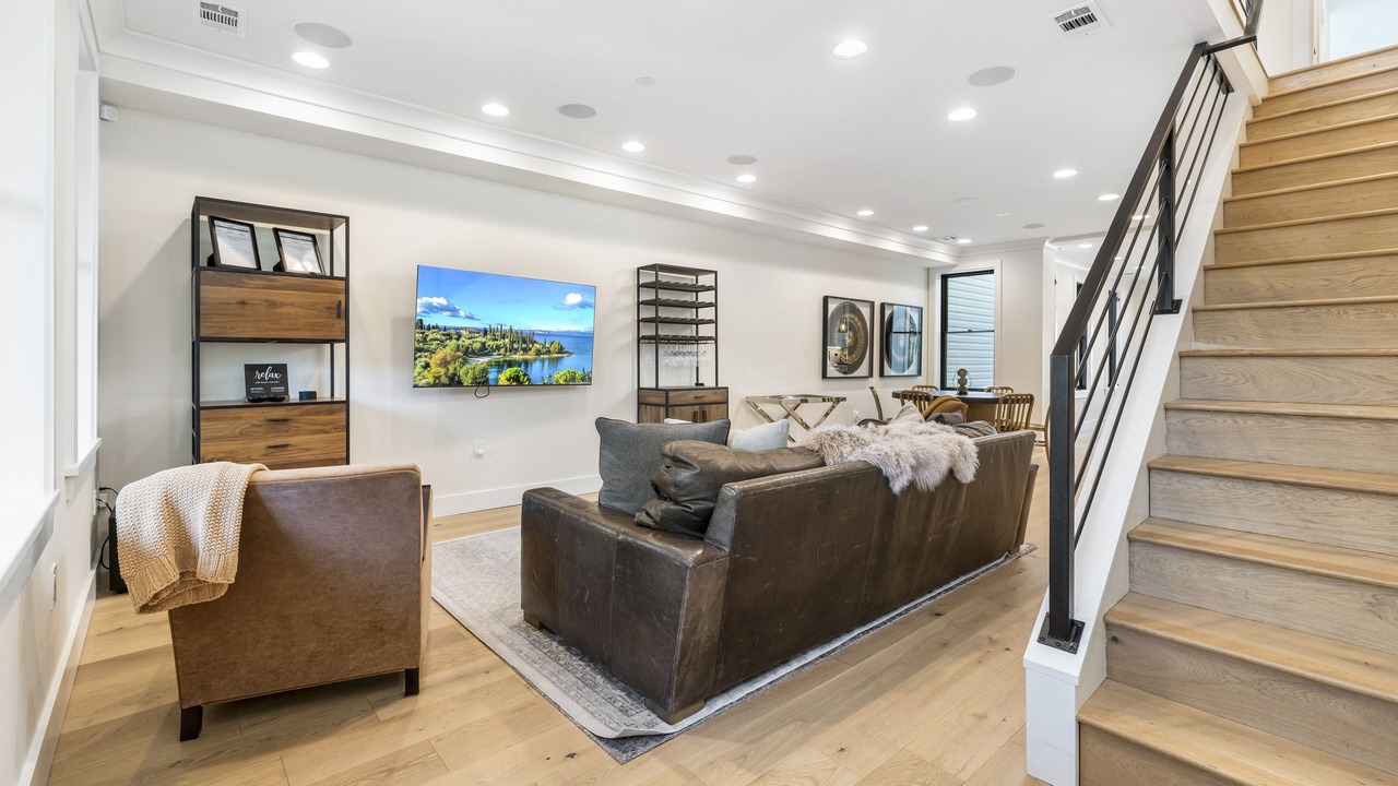 Photo of Livingroom in 16th Street Heights
