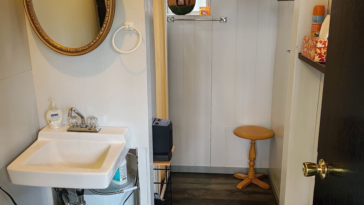 Photo of Bathroom in Deka Lake