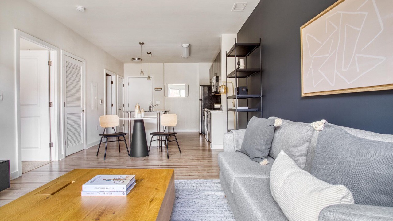 Photo of Livingroom in Near Northeast