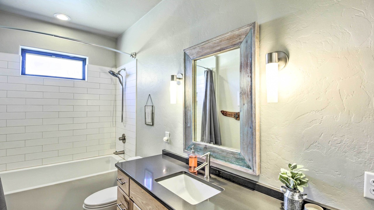 Photo of Bathroom in Elgin
