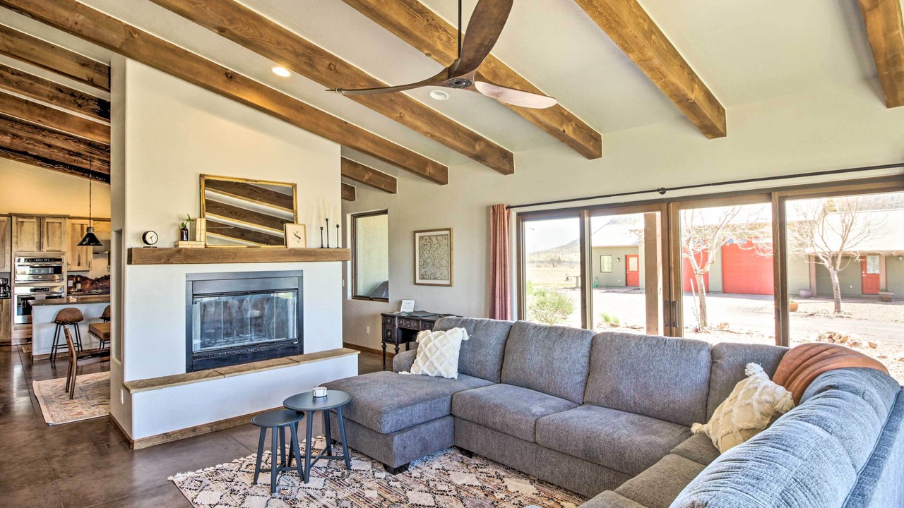 Photo of Livingroom in Elgin