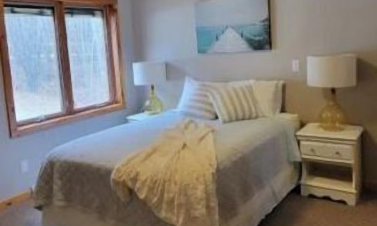 Photo of Bedroom in Goodman
