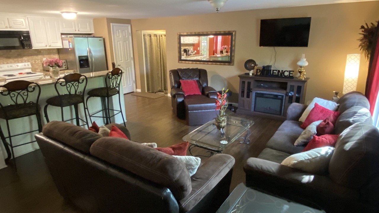 Photo of Livingroom in Ashland City