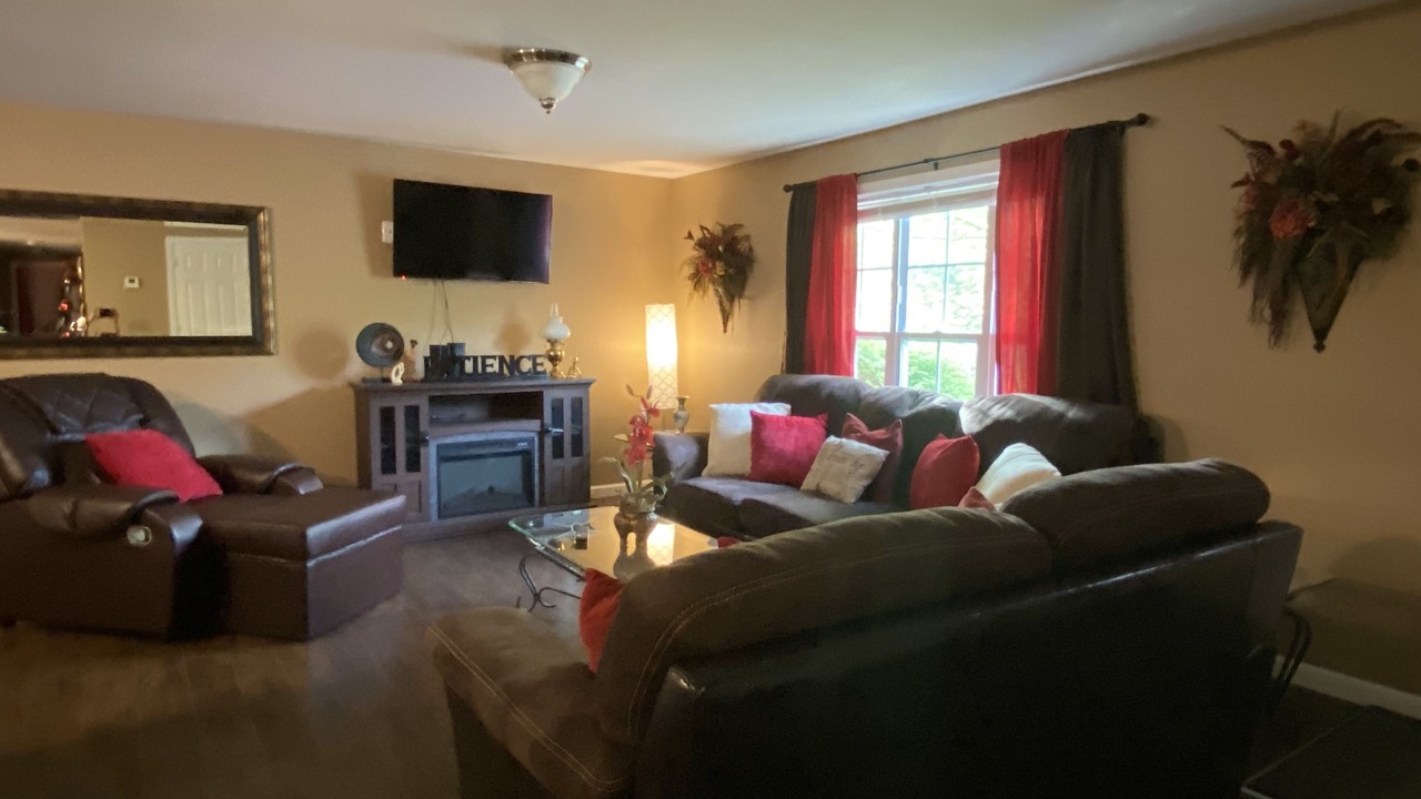 Photo of Livingroom in Ashland City