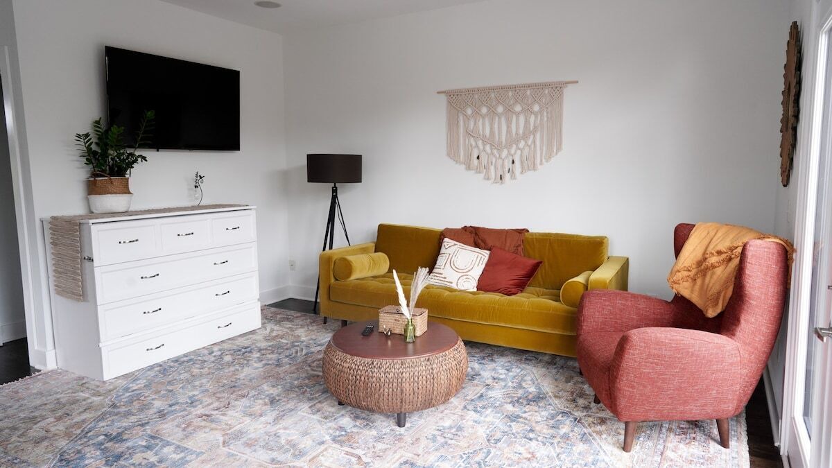 Photo of Livingroom in North Capitol
