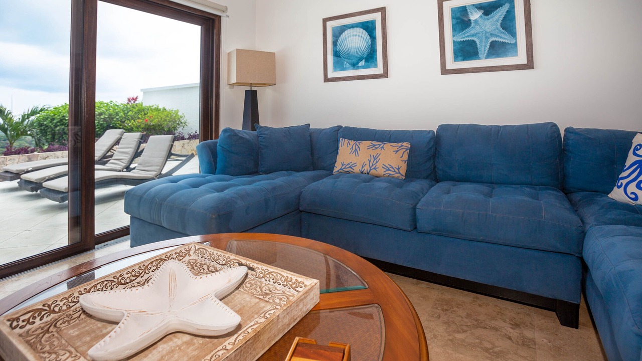 Photo of Livingroom in Pristine Bay