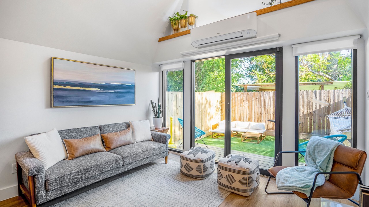 Photo of Livingroom in South Central Houston