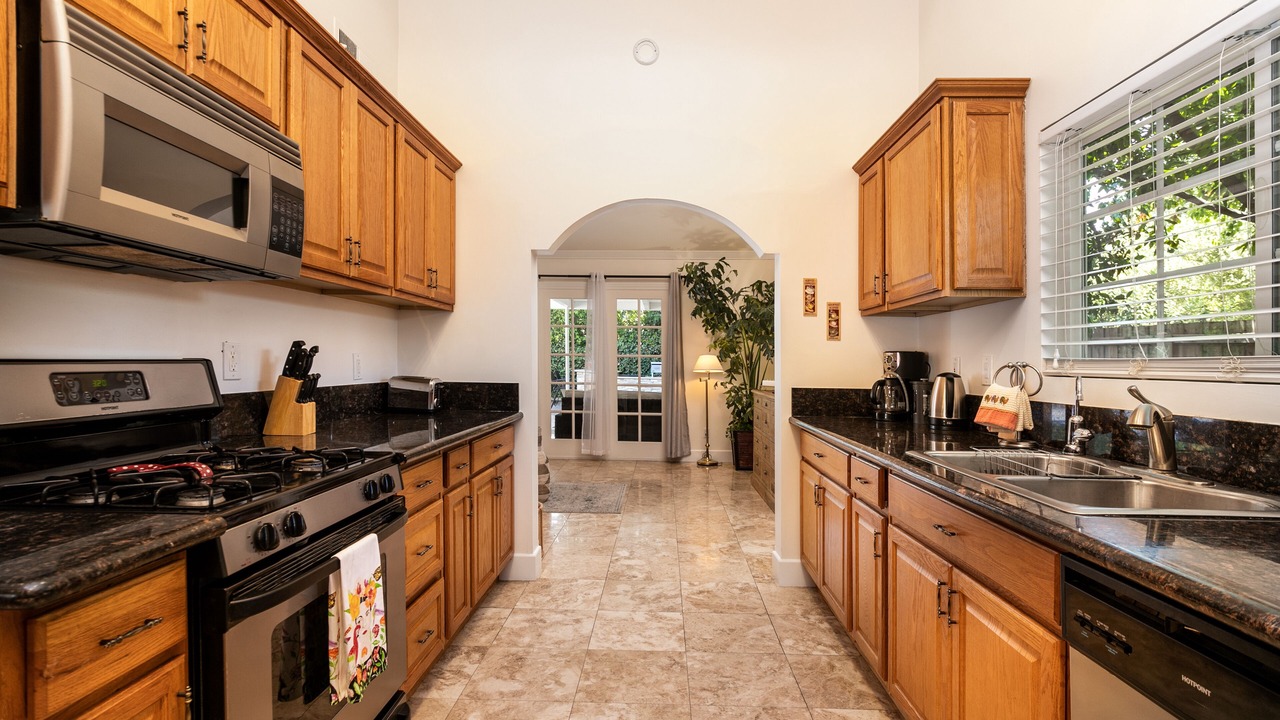 Photo of Kitchen in Woodland Hills