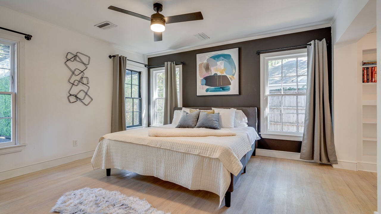 Photo of Bedroom in Oak Cliff