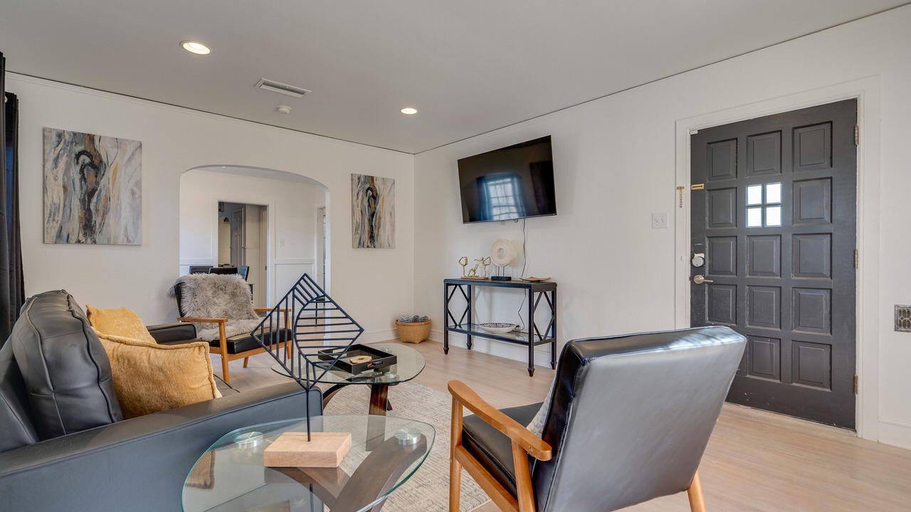 Photo of Livingroom in Oak Cliff