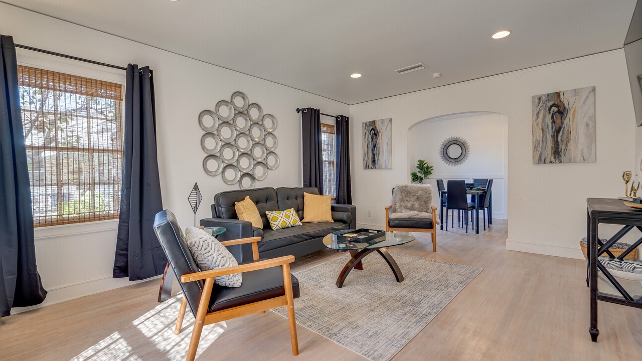 Photo of Livingroom in Oak Cliff