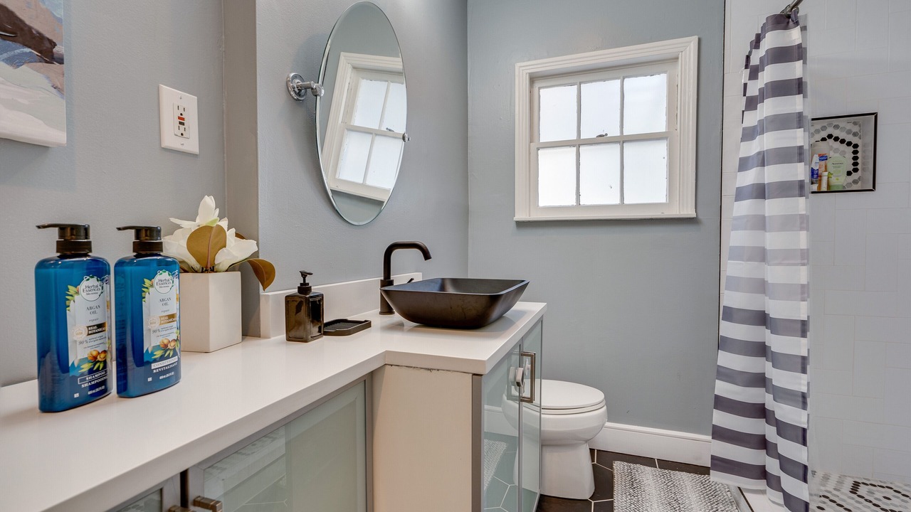 Photo of Bathroom in Oak Cliff