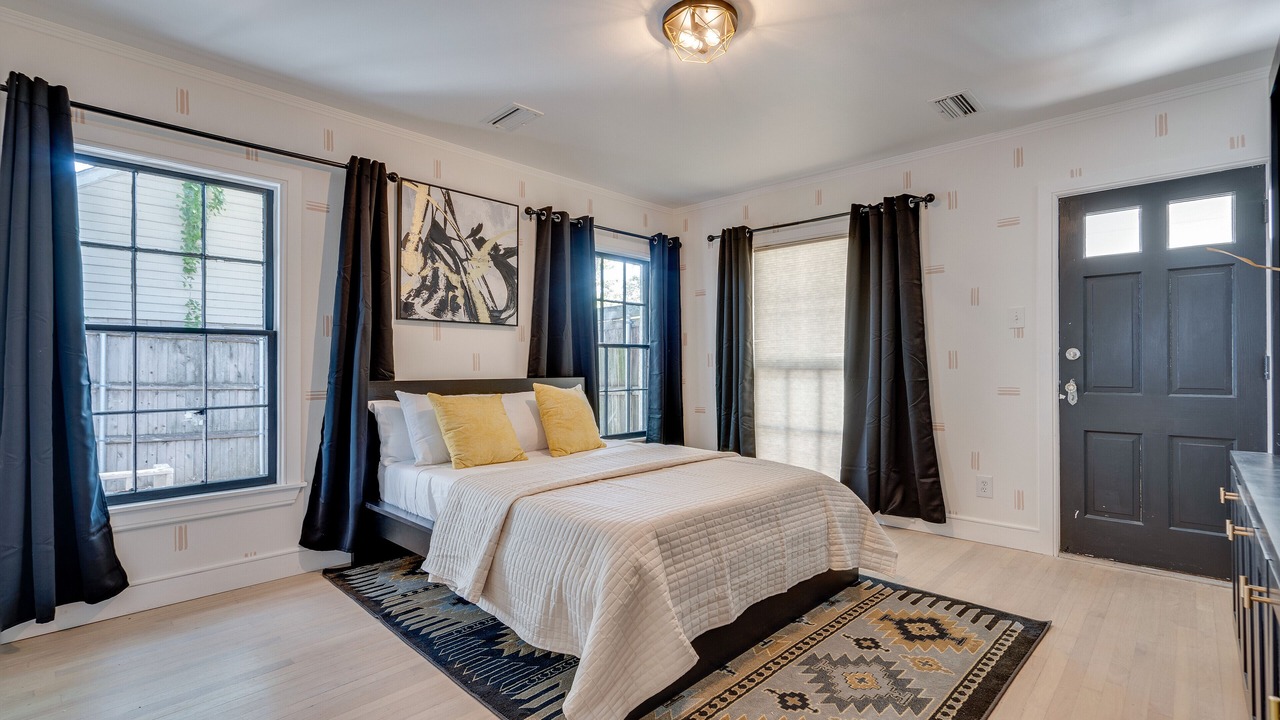Photo of Bedroom in Oak Cliff