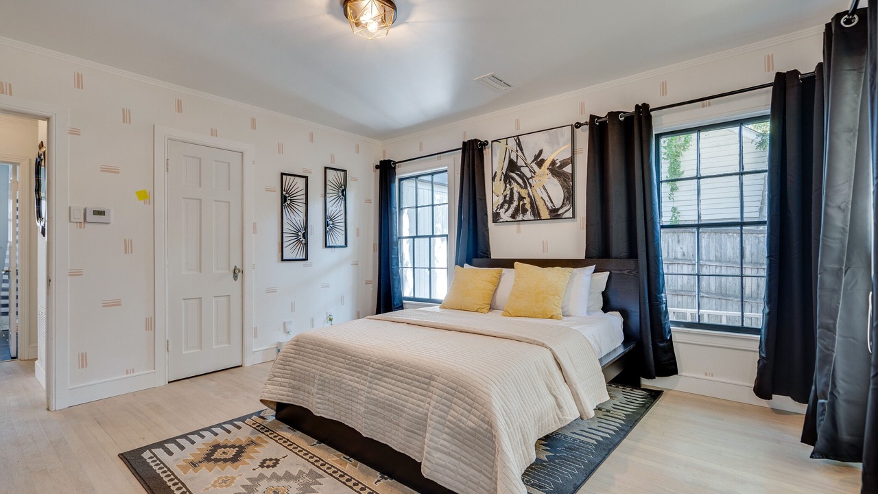 Photo of Bedroom in Oak Cliff