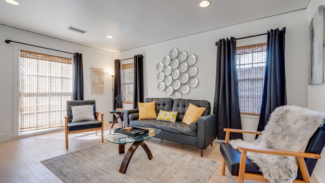 Photo of Livingroom in Oak Cliff