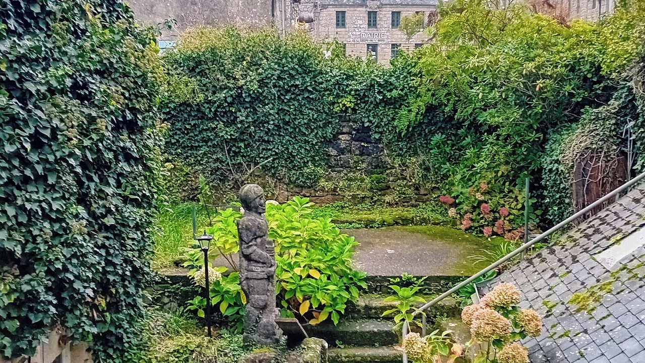 Photo of Outdoor in Locronan