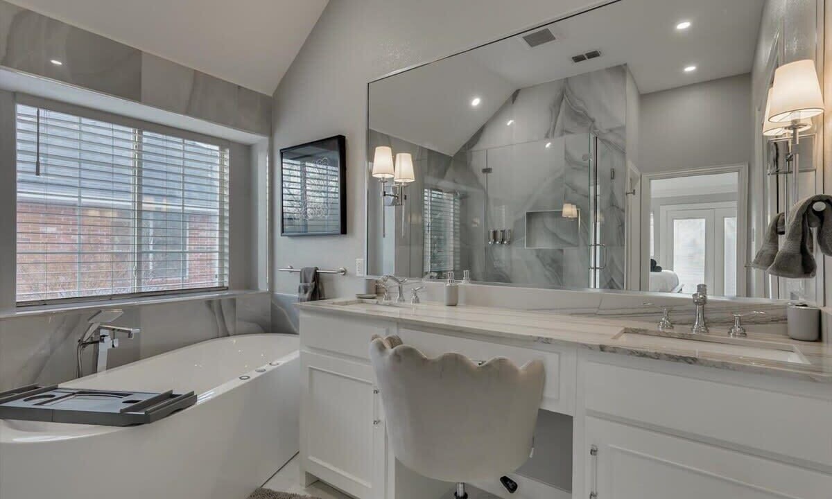 Photo of Bathroom in Rowlett