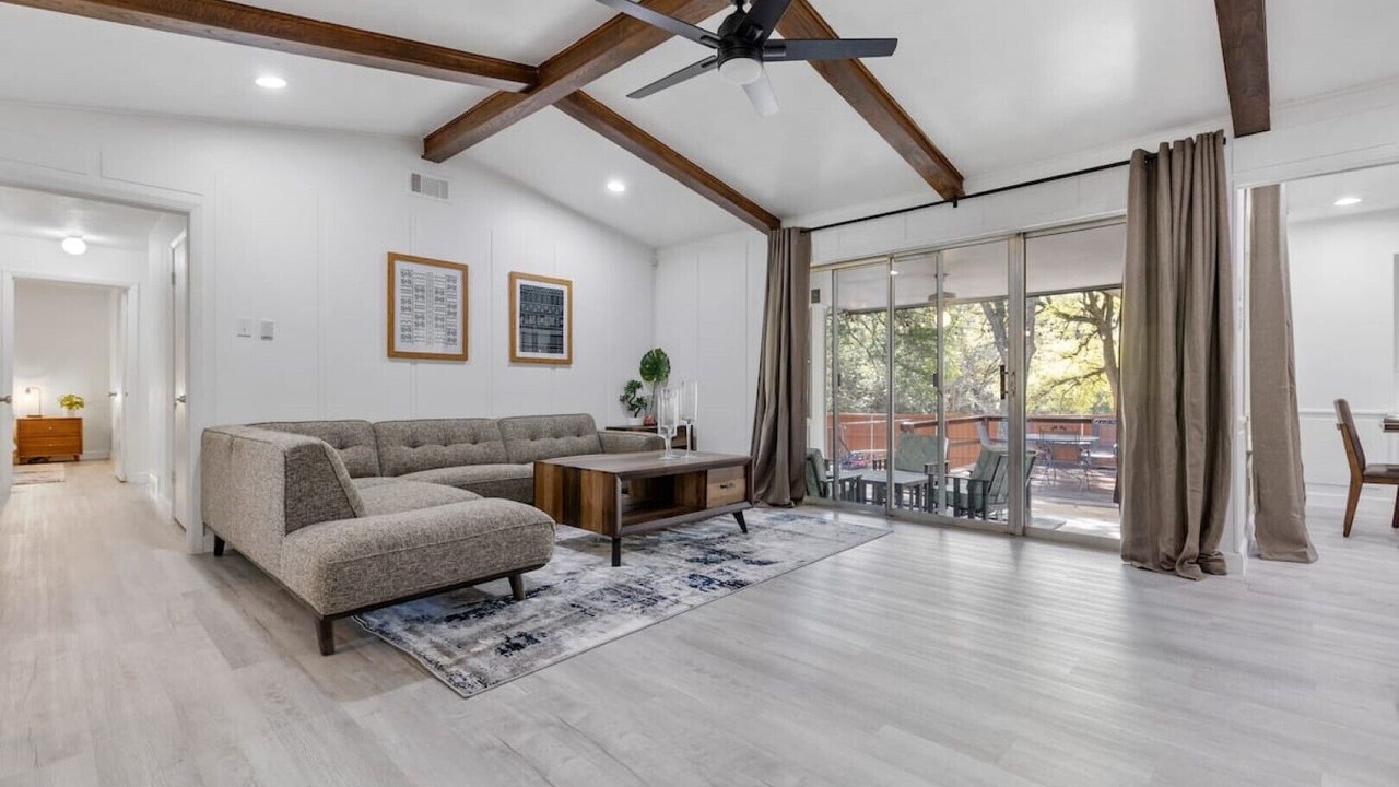 Photo of Livingroom in Oak Cliff