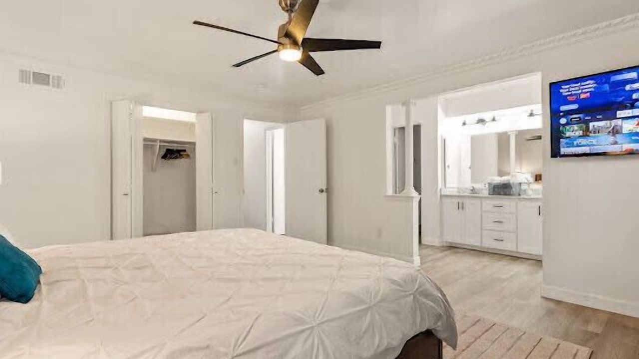 Photo of Bedroom in Oak Cliff