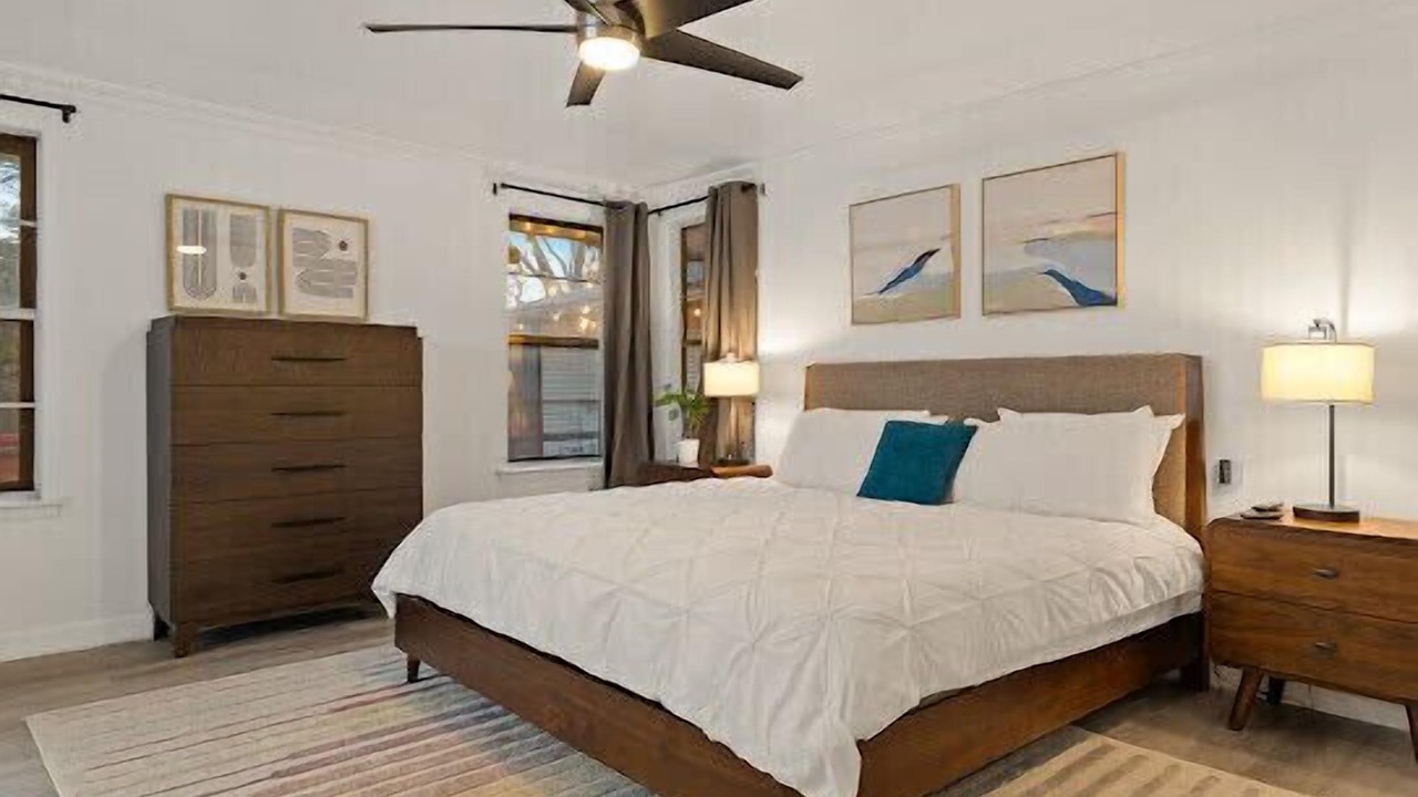 Photo of Bedroom in Oak Cliff