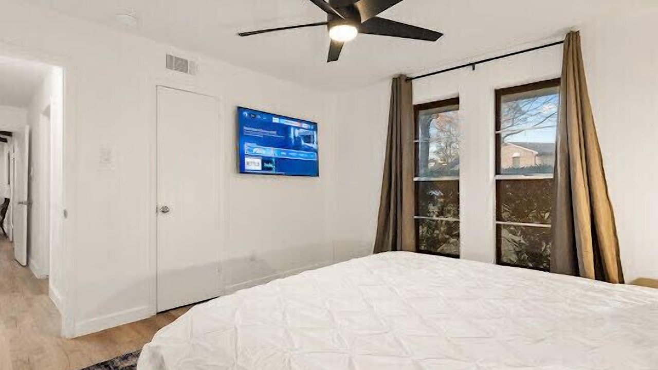 Photo of Bedroom in Oak Cliff