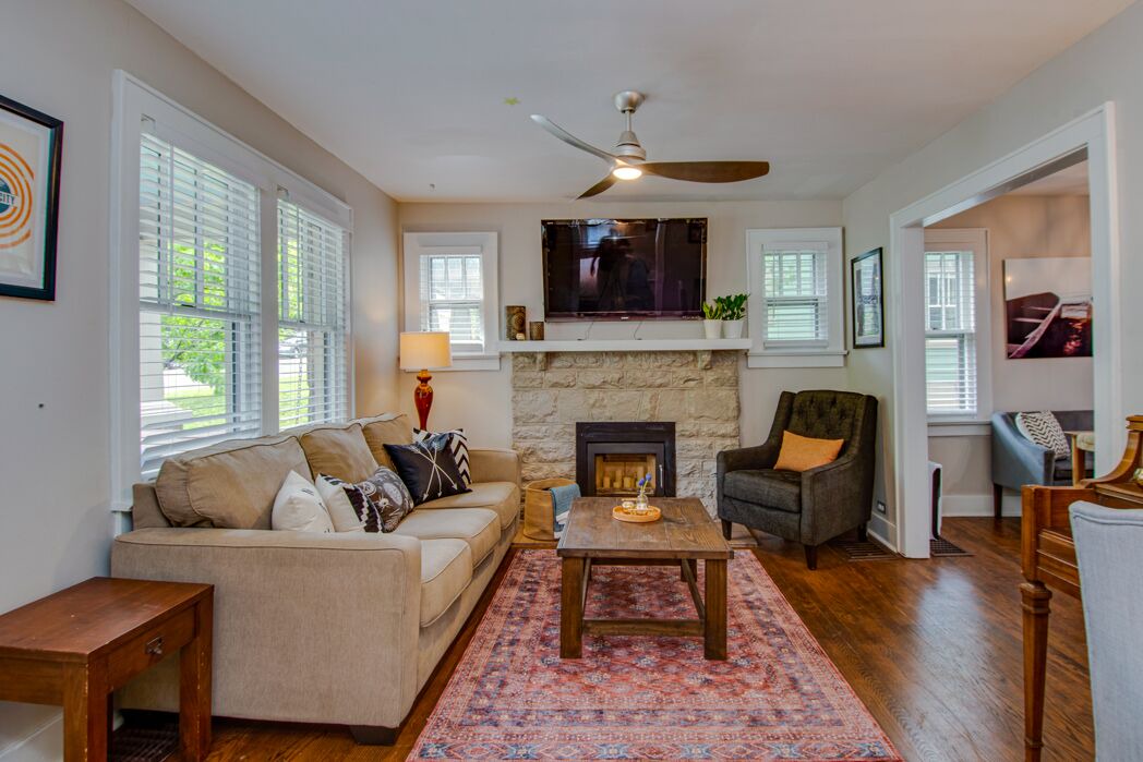 Photo of Livingroom in Shelby Hills