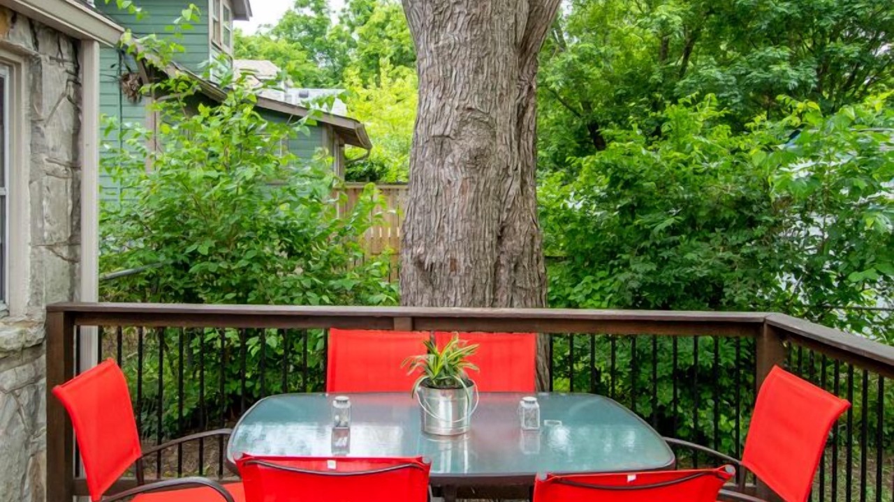 Photo of Outdoor in Shelby Hills
