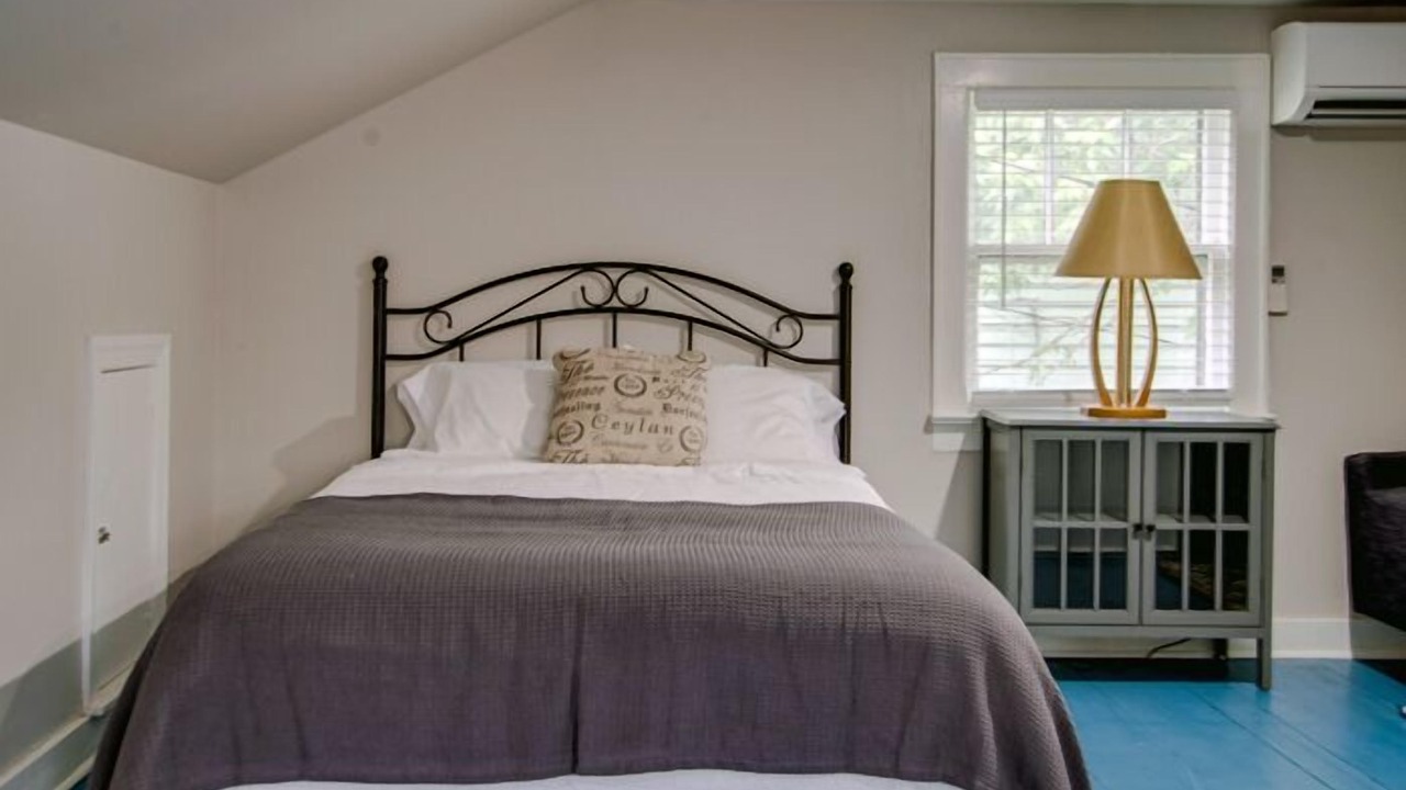 Photo of Bedroom in Shelby Hills