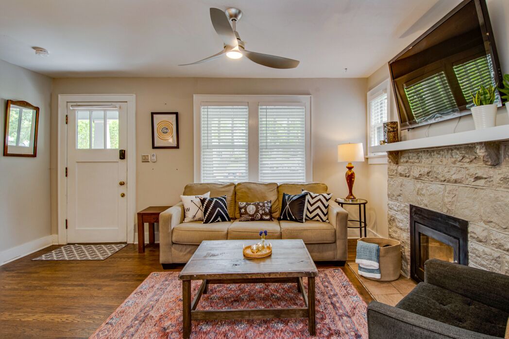 Photo of Livingroom in Shelby Hills